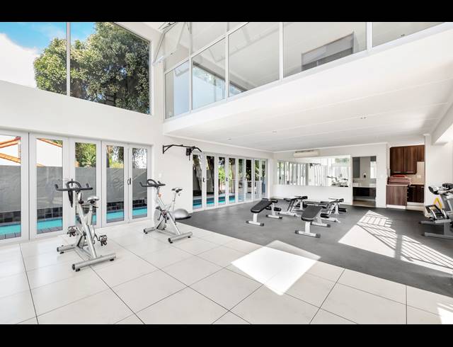 2 BEDROOM APARTMENT FOR SALE IN SANDOWN